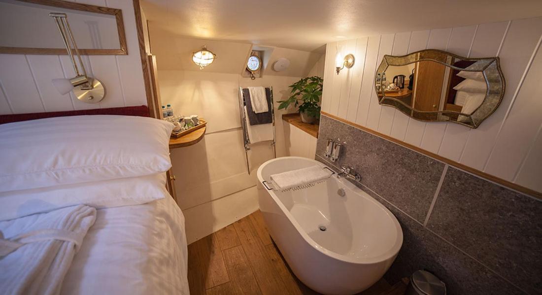 Hotel Barge Waternimf Ely Esterno foto