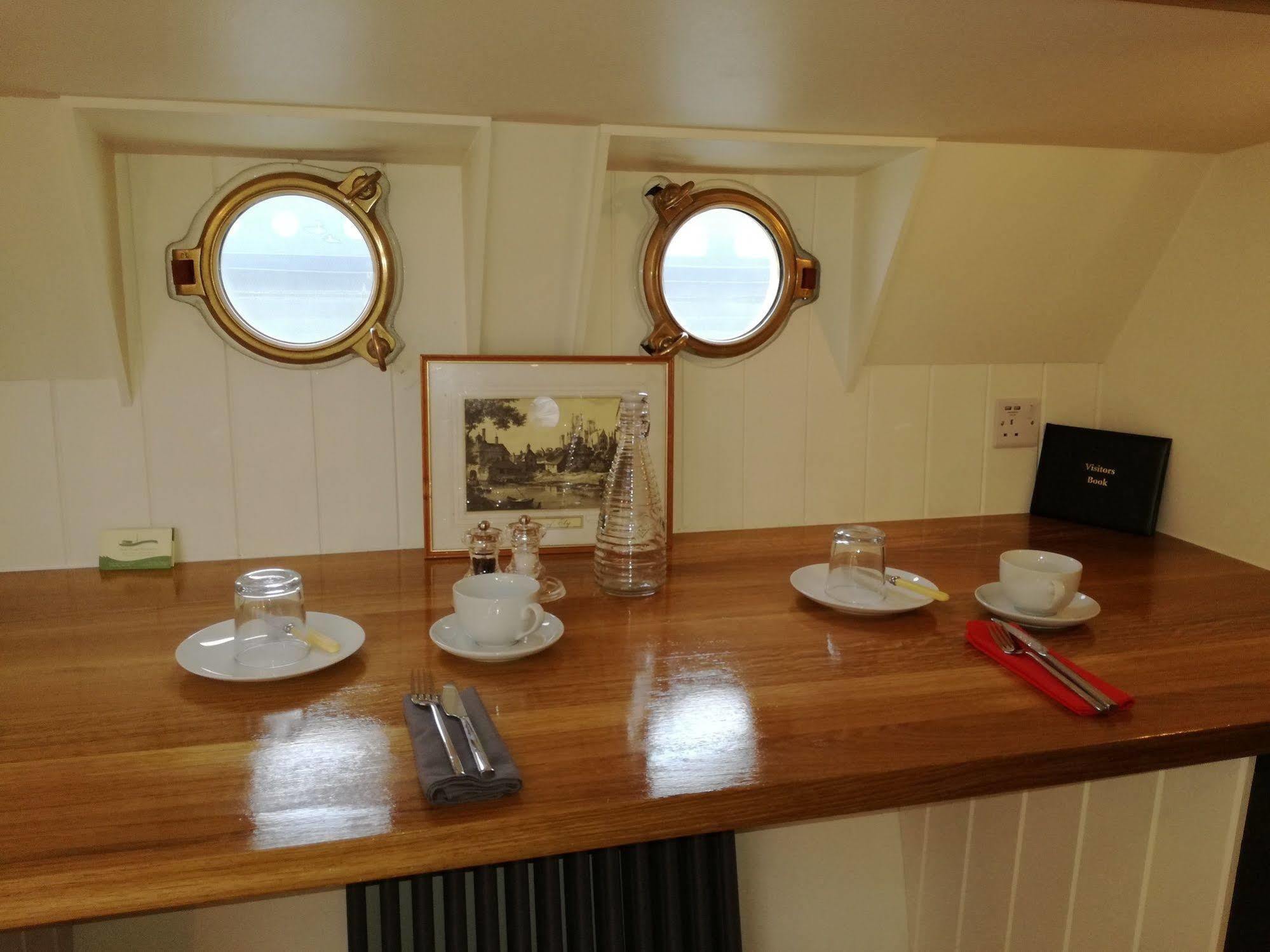 Hotel Barge Waternimf Ely Esterno foto